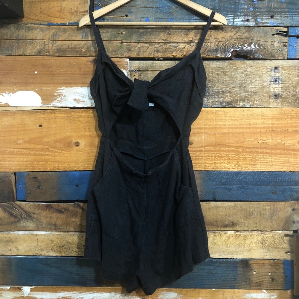 Reformation Magnolia Linen Romper, Black, 6